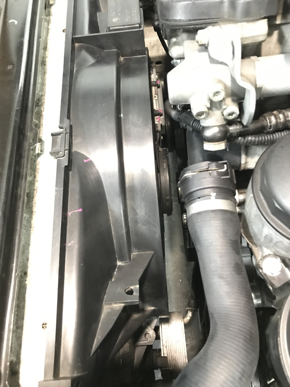 Электровентилятор на месте — BMW 3 series (E46)