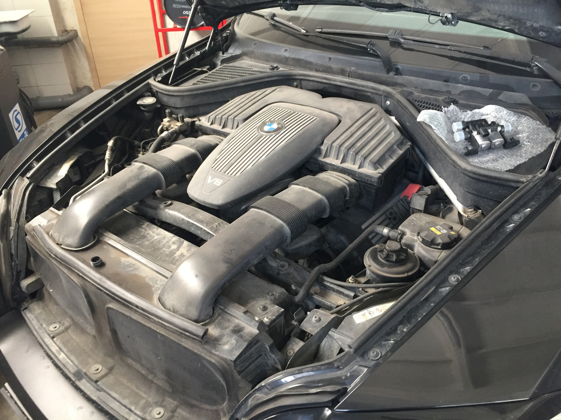 Замена клапана отопителя — BMW X5 (E70), 4,8 л, 2007 года | электроника ...