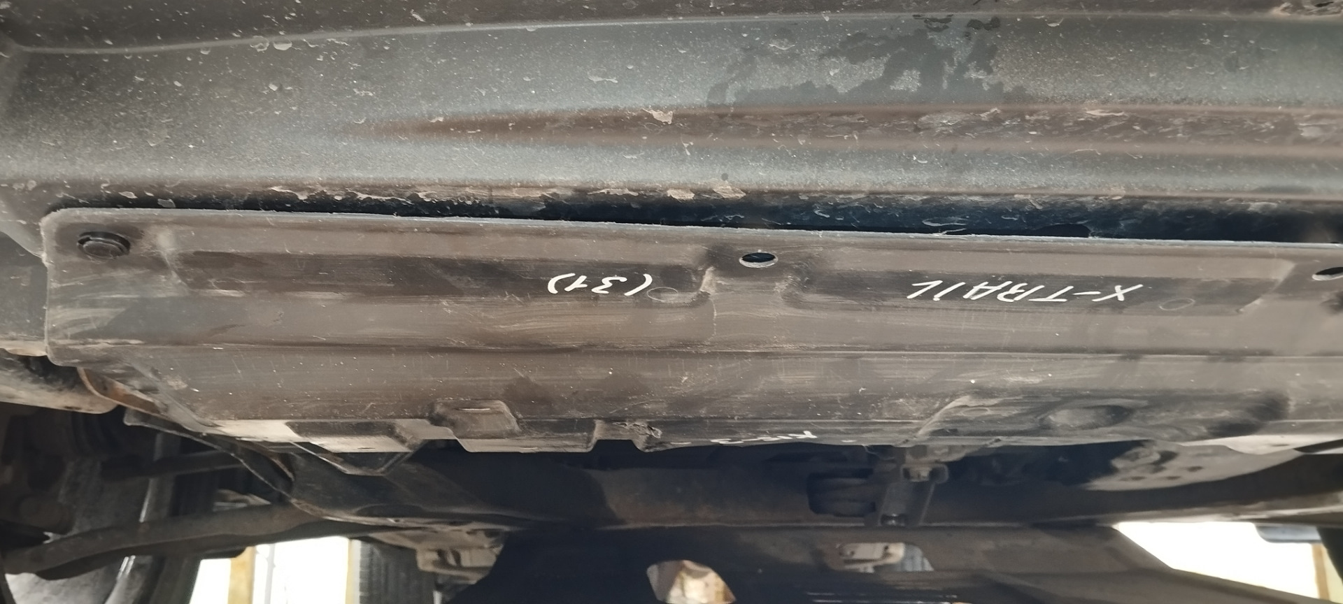 Установка пыльника бампера — Nissan X-Trail II (t31), 2 л, 2010 года ...