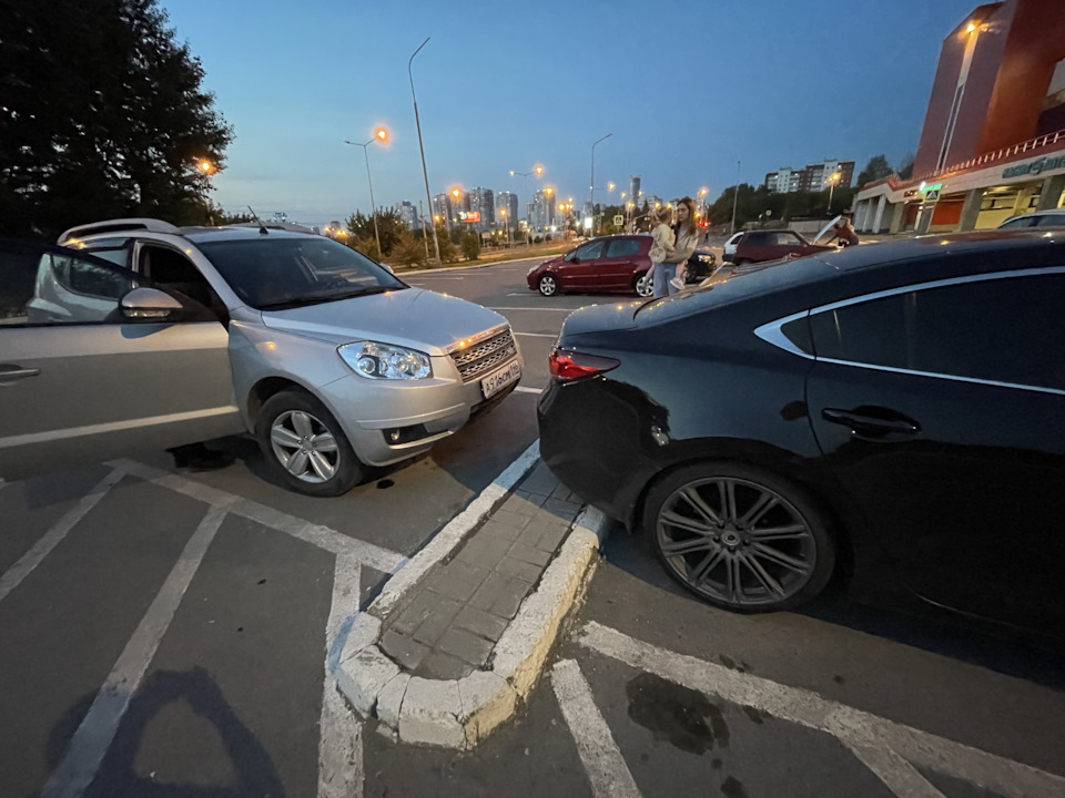 Небольшое ДТП — Mazda 6 (3G) GJ, 2,5 л, 2013 года | ДТП | DRIVE2