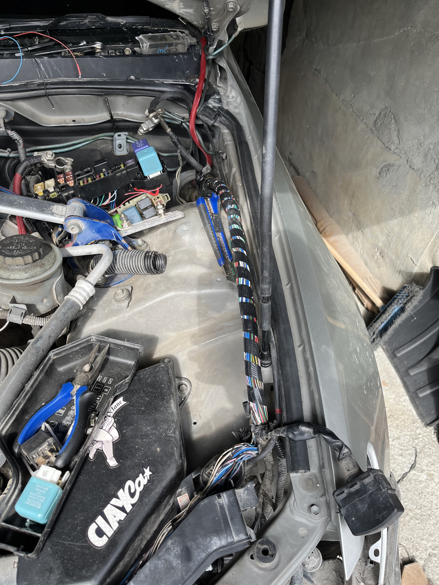 Дальний в полнакала, как на Lexus IS300 — Toyota Altezza, 2 л, 2000 ...