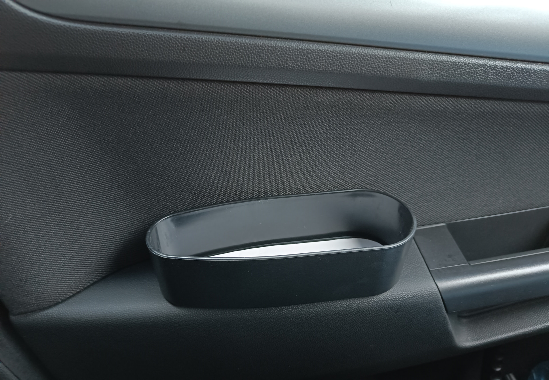 Подлокотник на водительскую дверь. — Opel Astra H, 1,8 л, 2012 года ...