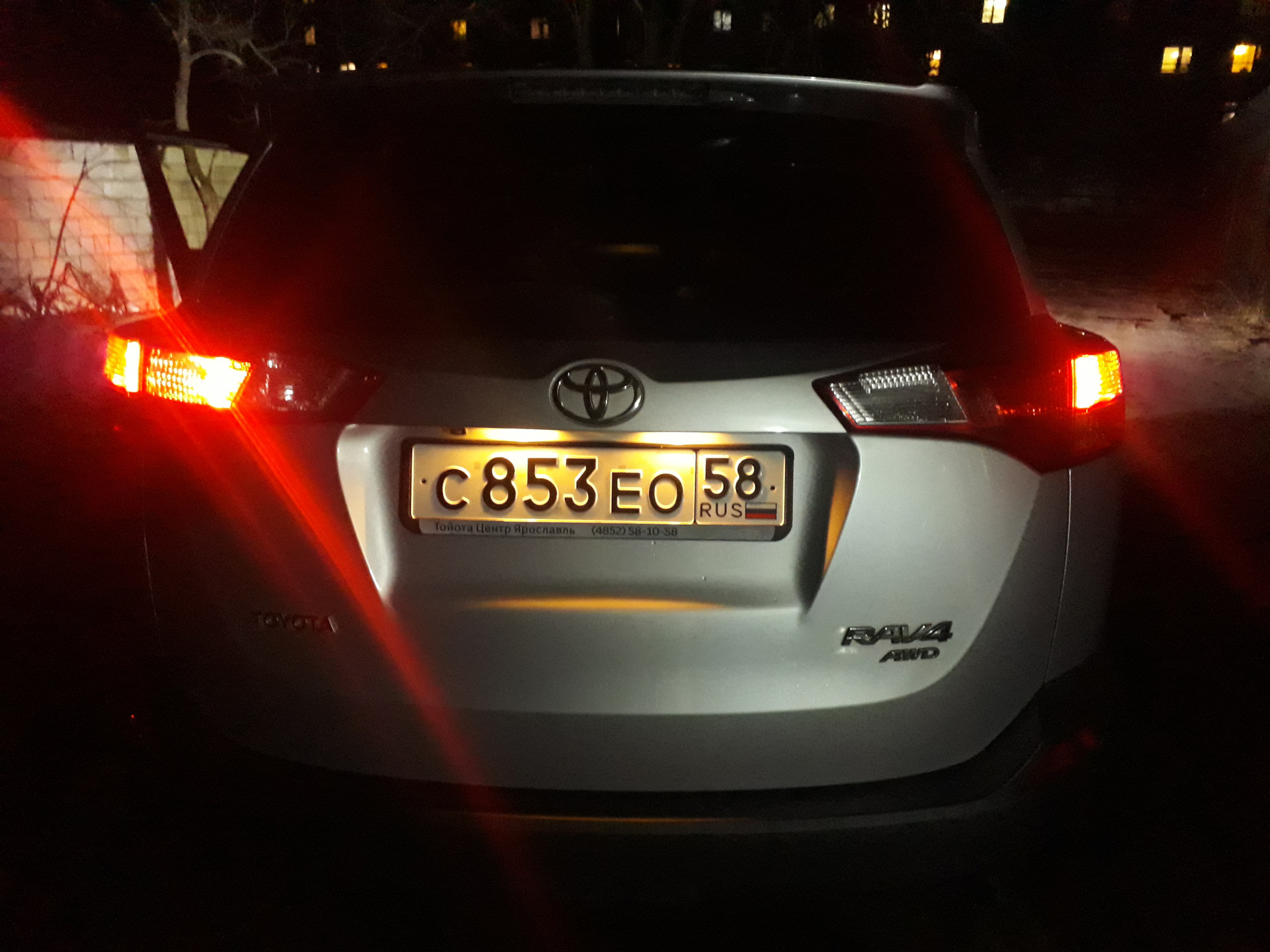 Лампочки в противотуманки Led — Toyota RAV4 (IV), 2 л, 2013 года ...