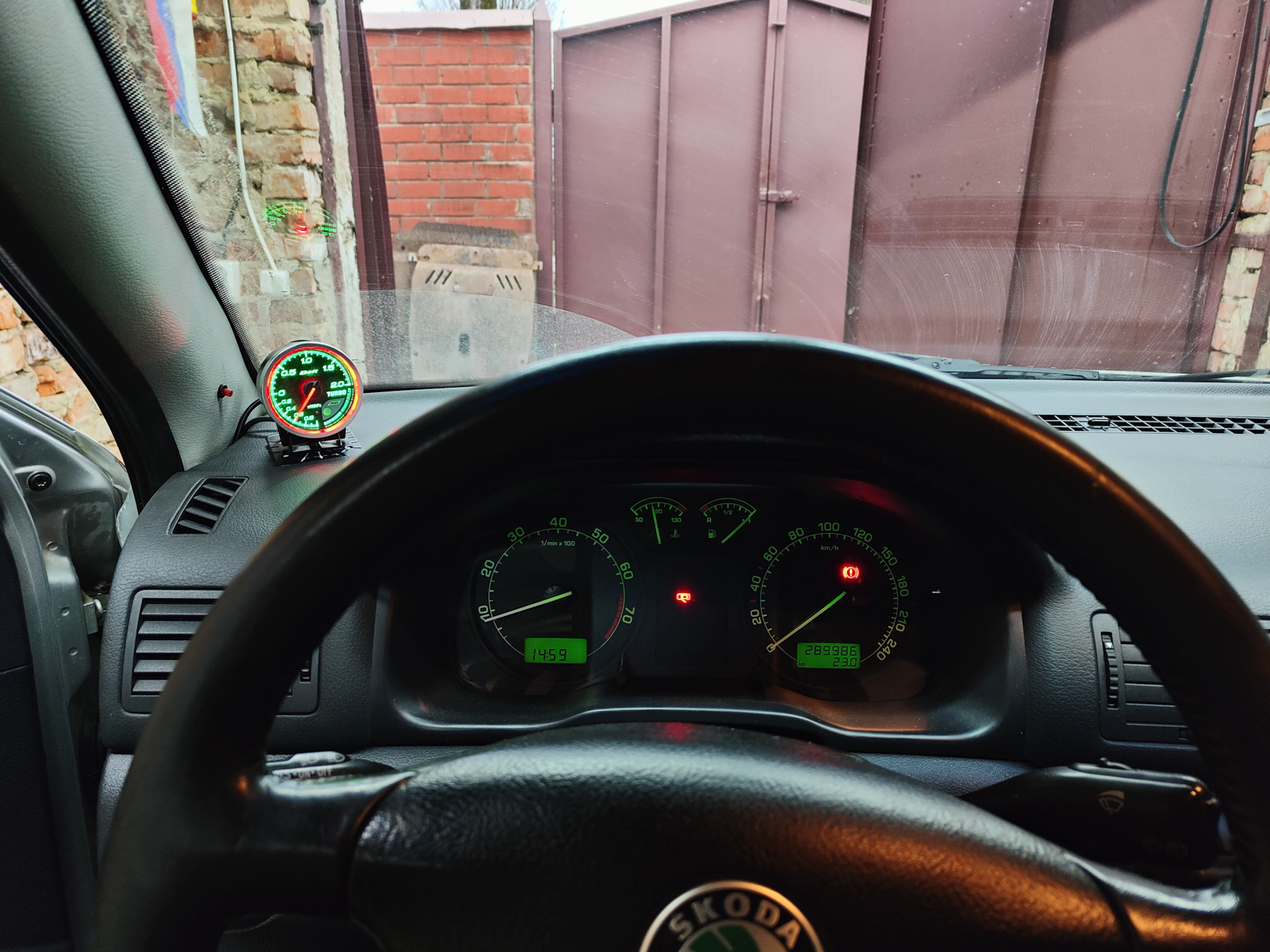 Установка датчика буста "Defi" — Skoda Octavia A4 Mk1, 1,8 л, 2004 года ...