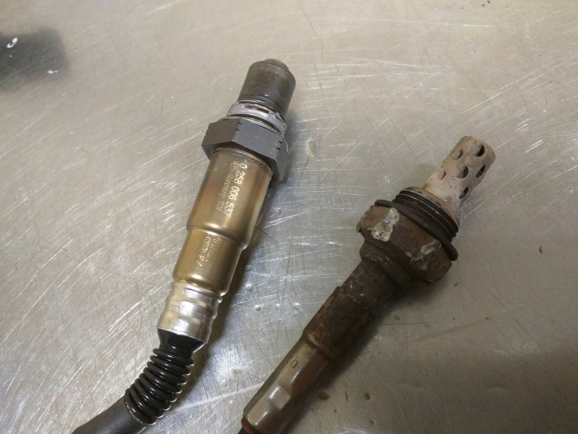 Кислородный датчик лифан x60. Датчик кислорода лифан х60 где находится. Лямбда зонд лифан х60. Isuzu 4hv1 газовый. 6.