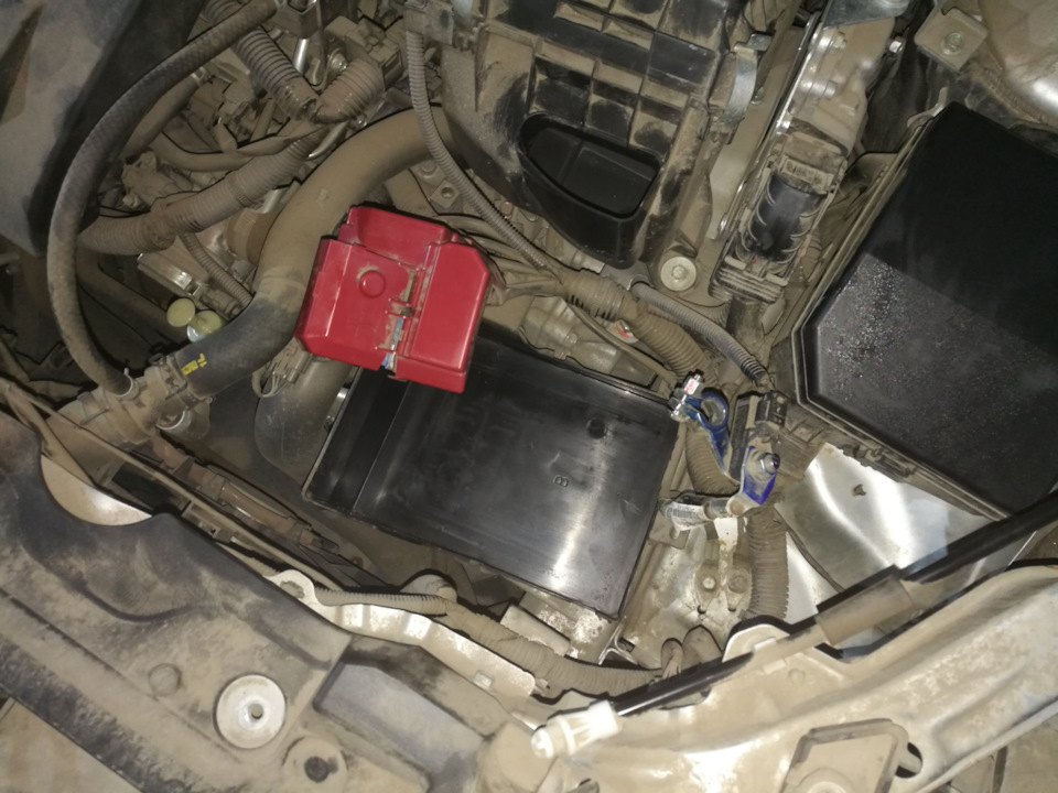 Замена аккумулятора — Mitsubishi Eclipse Cross, 1,5 л, 2018 года ...