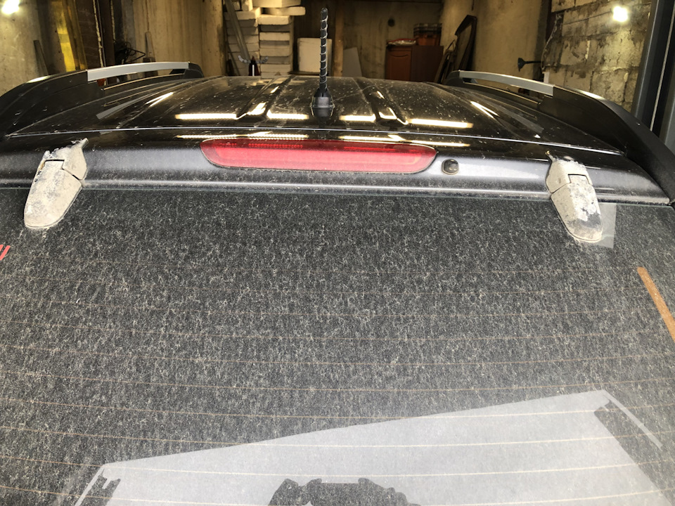 Замена петель стекла багажника — KIA Sportage (2G), 2 л, 2008 года ...