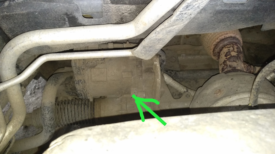 Болт сверху, вид с капота — Ford Mondeo V