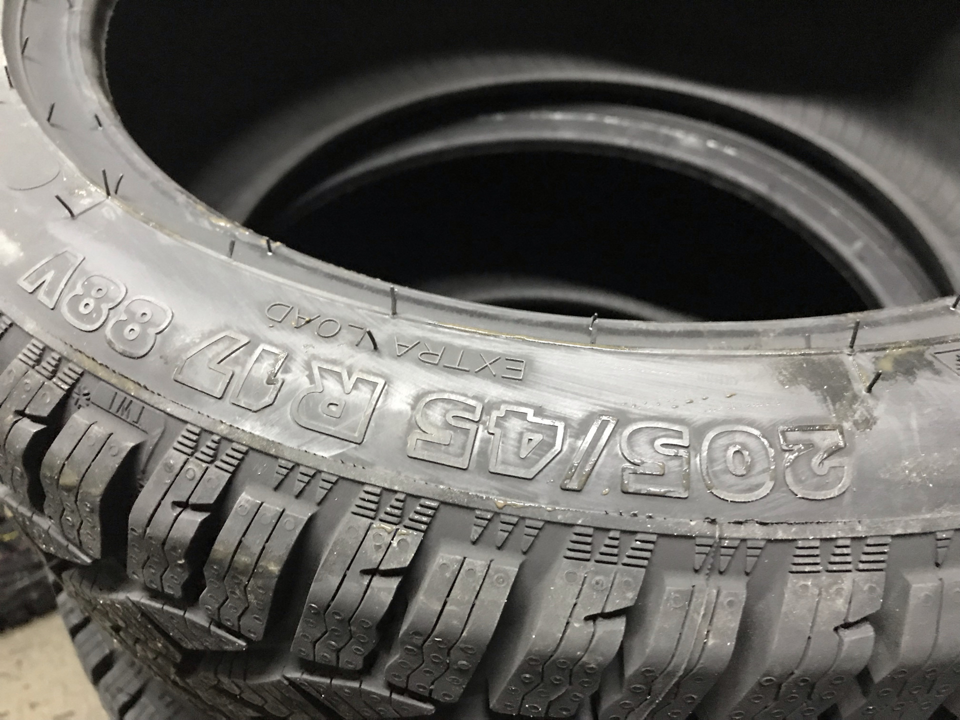 Шины зимние Extra load. Extra load шины что это. CONTINENTALVIKINGCONTACT 7 215/65 r17 103t Страна производства: Россия технологии: Extra load.