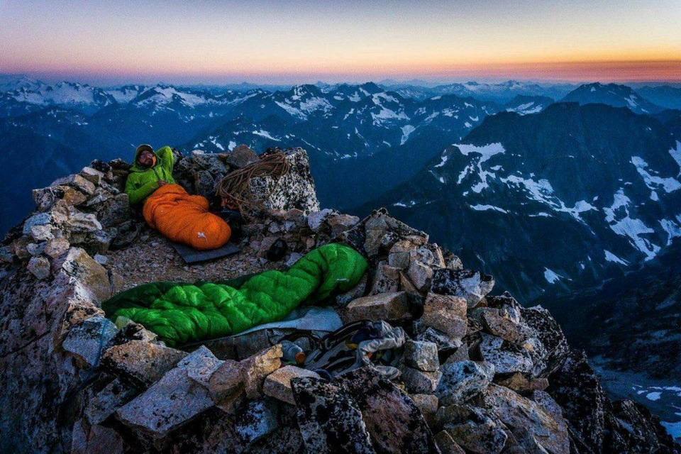 Места дали. Самые лучшие картинки. Эрик который выжил в горах фото как нашли.