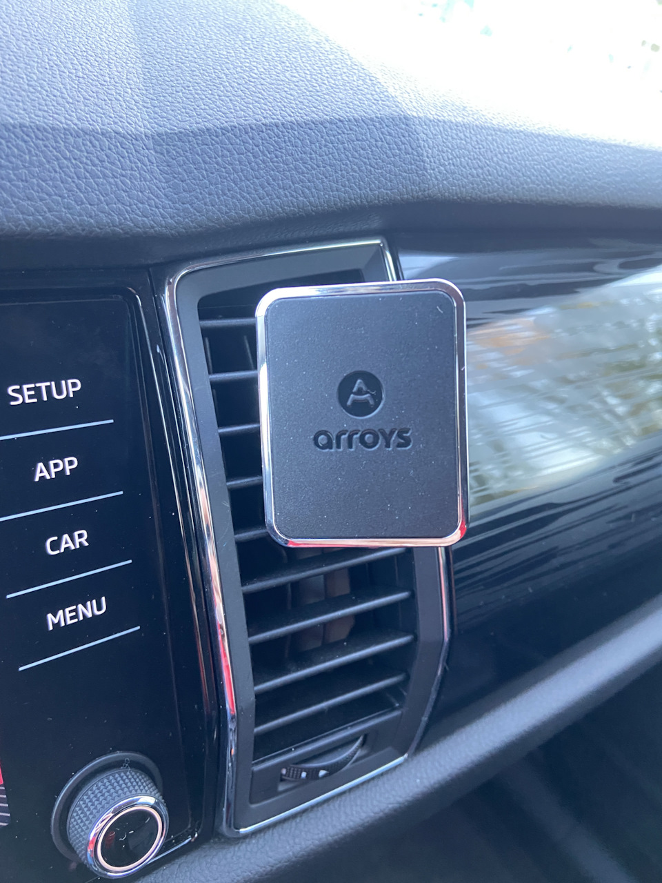 Держатель для телефона — Arroys Vent One black — Skoda Kodiaq (1G), 1,4 ...