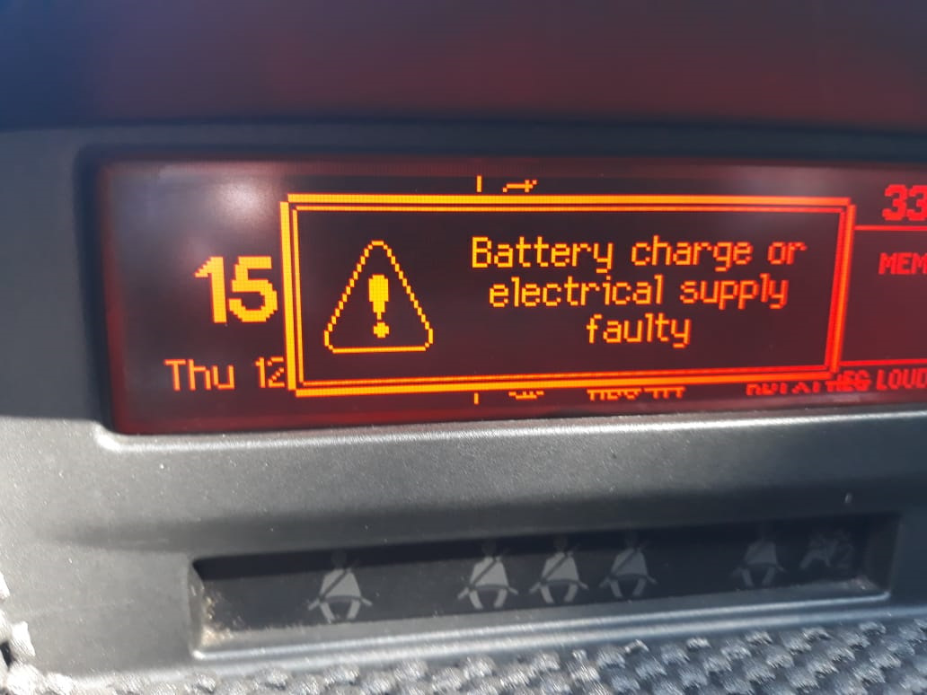 Ошибка battery charging. Battery charge or electrical Supply faulty Peugeot 308 и не крутит стартер. Battery charge or electrical Supply faulty перевод на русский.