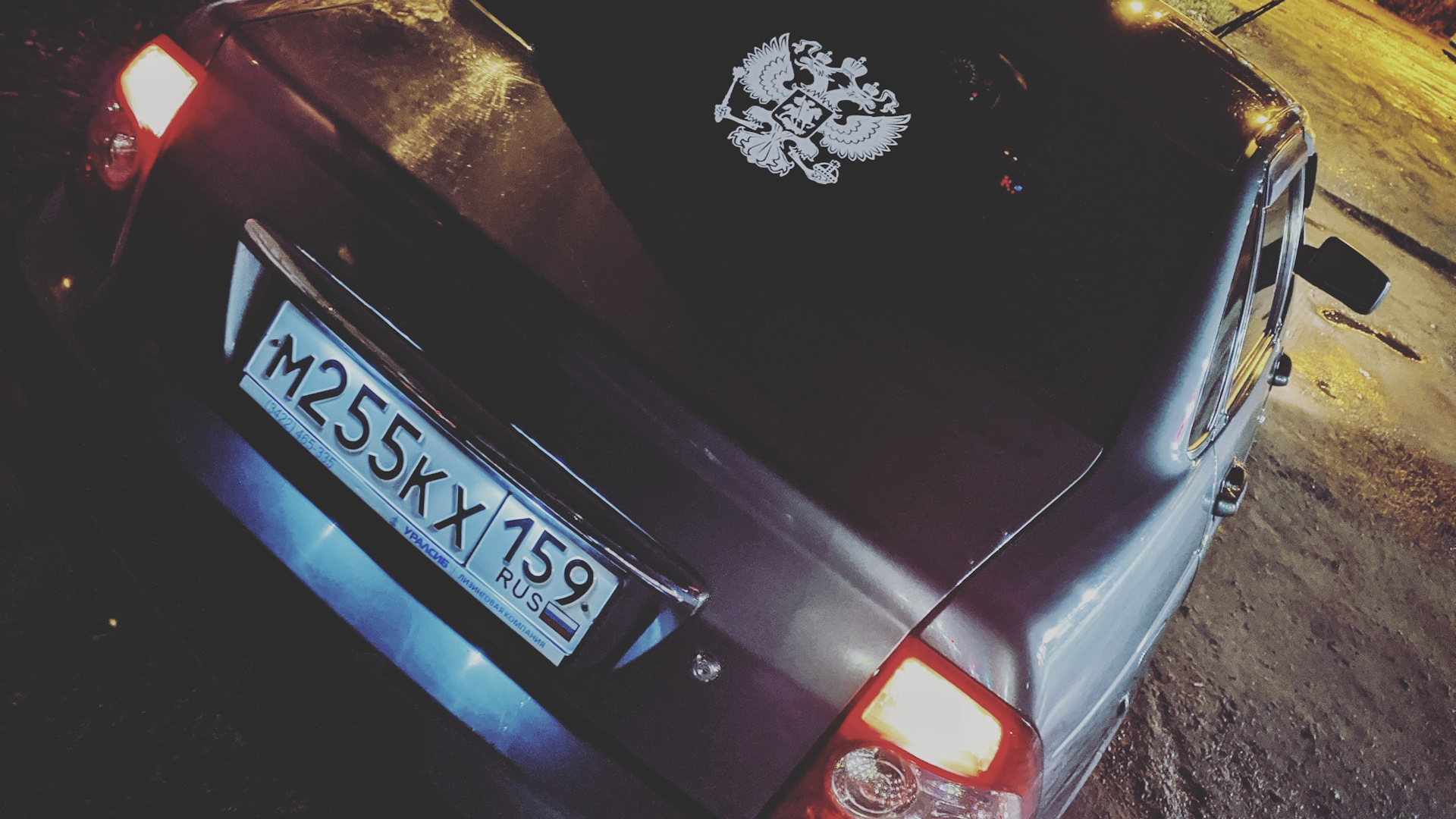 Приора лев. Приора универсал АУЕ. Приора с номерами АУЕ. ВАЗ Priora АУЕ. Приора с номерами АУЕ заниженная.