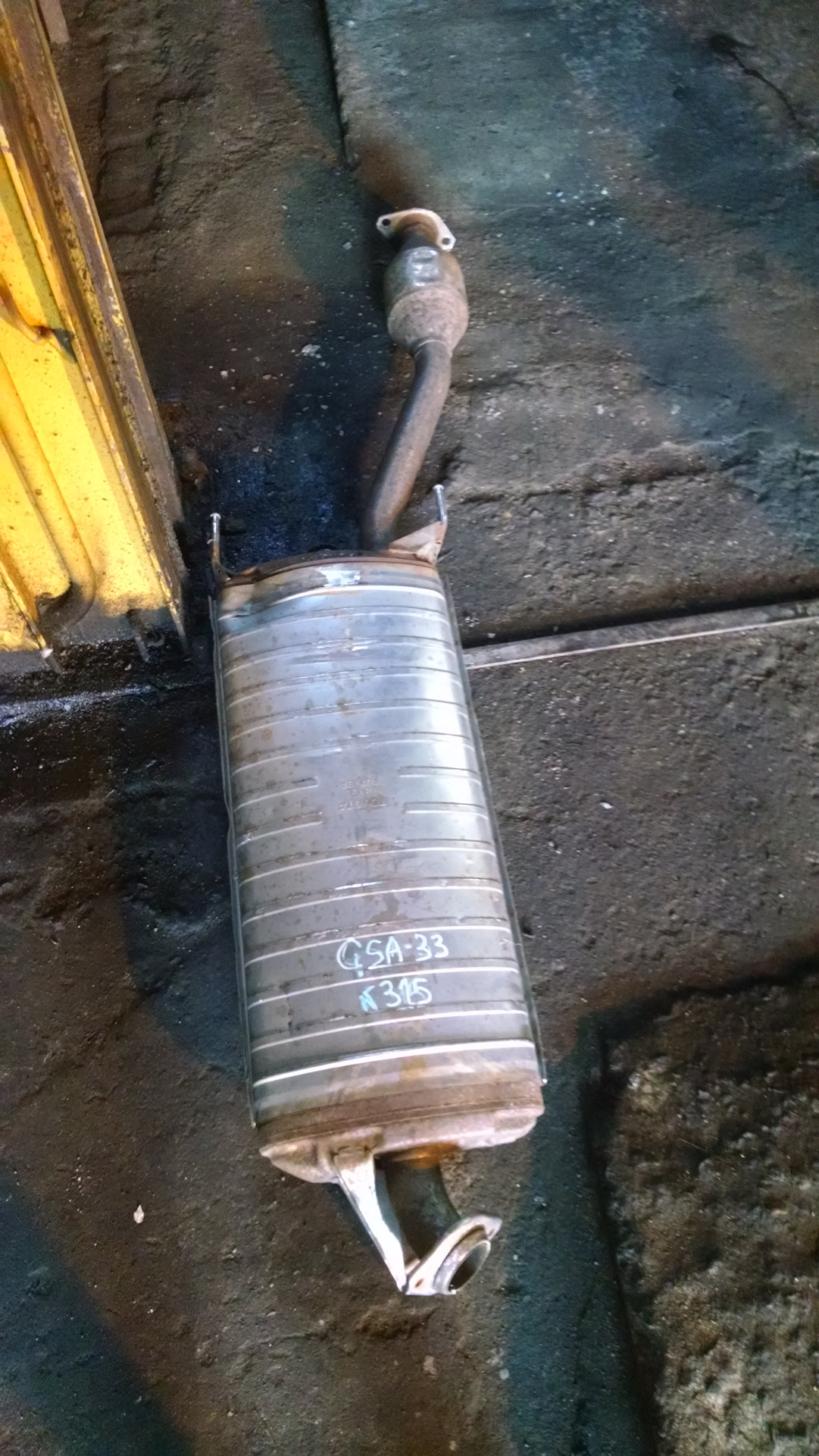 Сильный запах из выхлопной трубы, и сифонит где то по середине ...