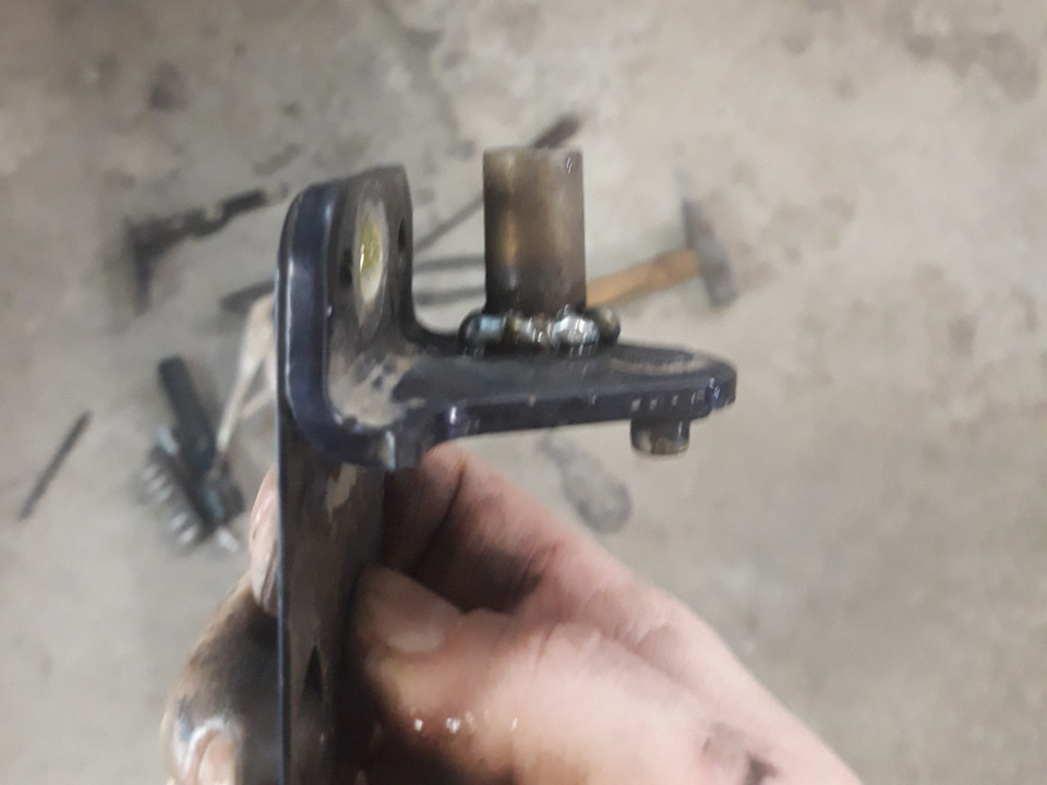 Ремонт петли двери — Skoda Superb Mk1, 1,8 л, 2003 года | кузовной ...