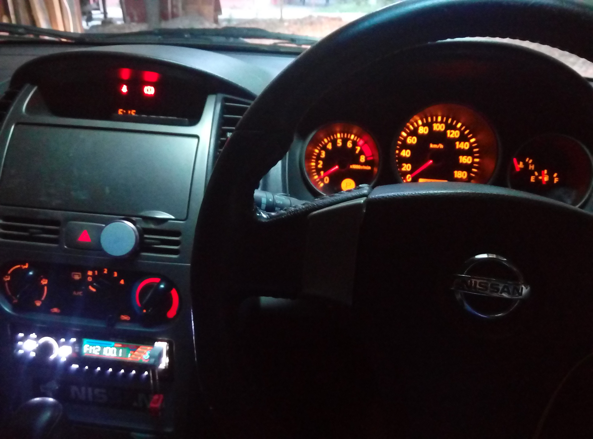 Блок предохранителей под капот Nissan Wingroad WFY11 QG15DE WE010 24382WE010 243