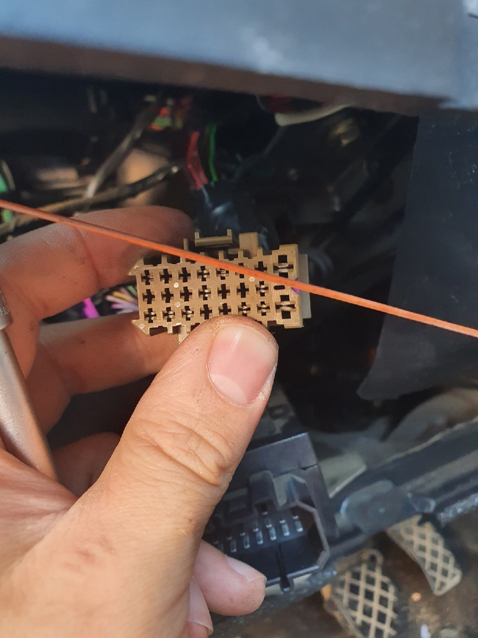 Нужна помощь в замене блока комфорта с 1C0 962 258AA на 1J0 959 799AJ ...