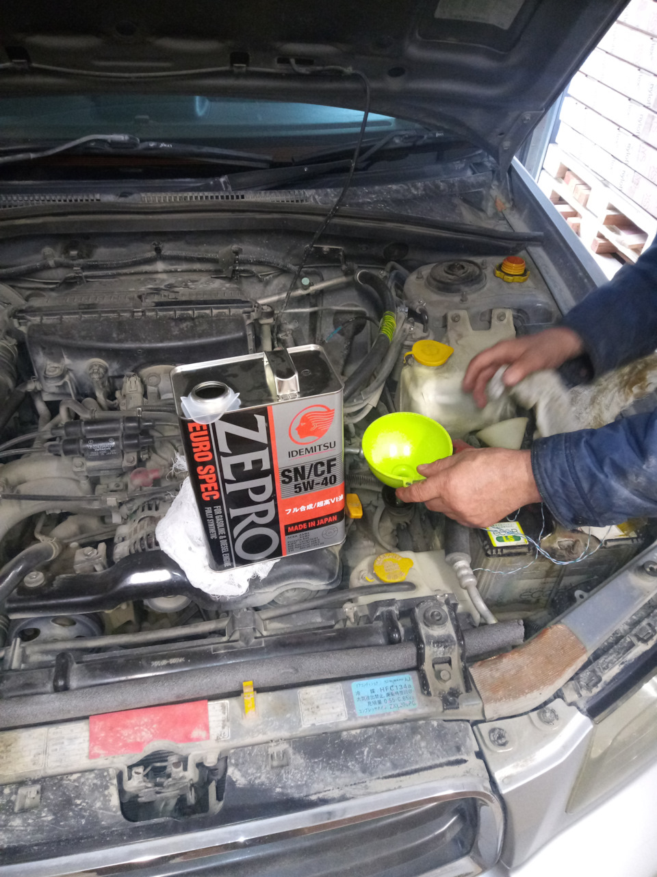 Заливаем масло — Subaru Forester (SG). Запчасти на фото: Q5510