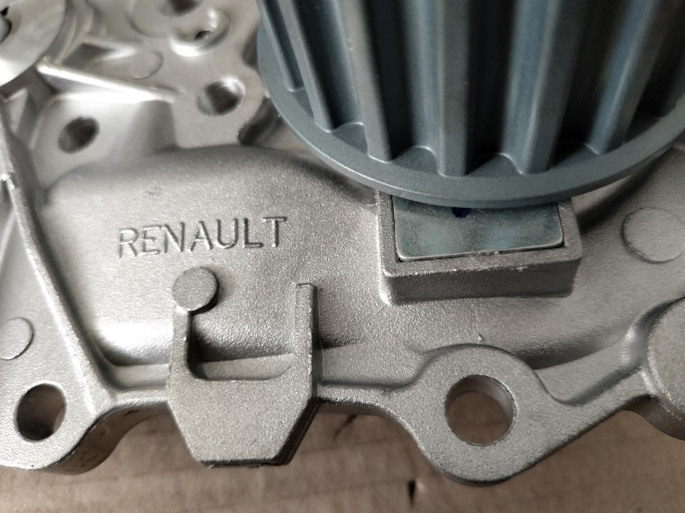 Комплект ГРМ+ помпа на к4м.119A04687R — Renault Megane II, 1,6 л, 2008 ...