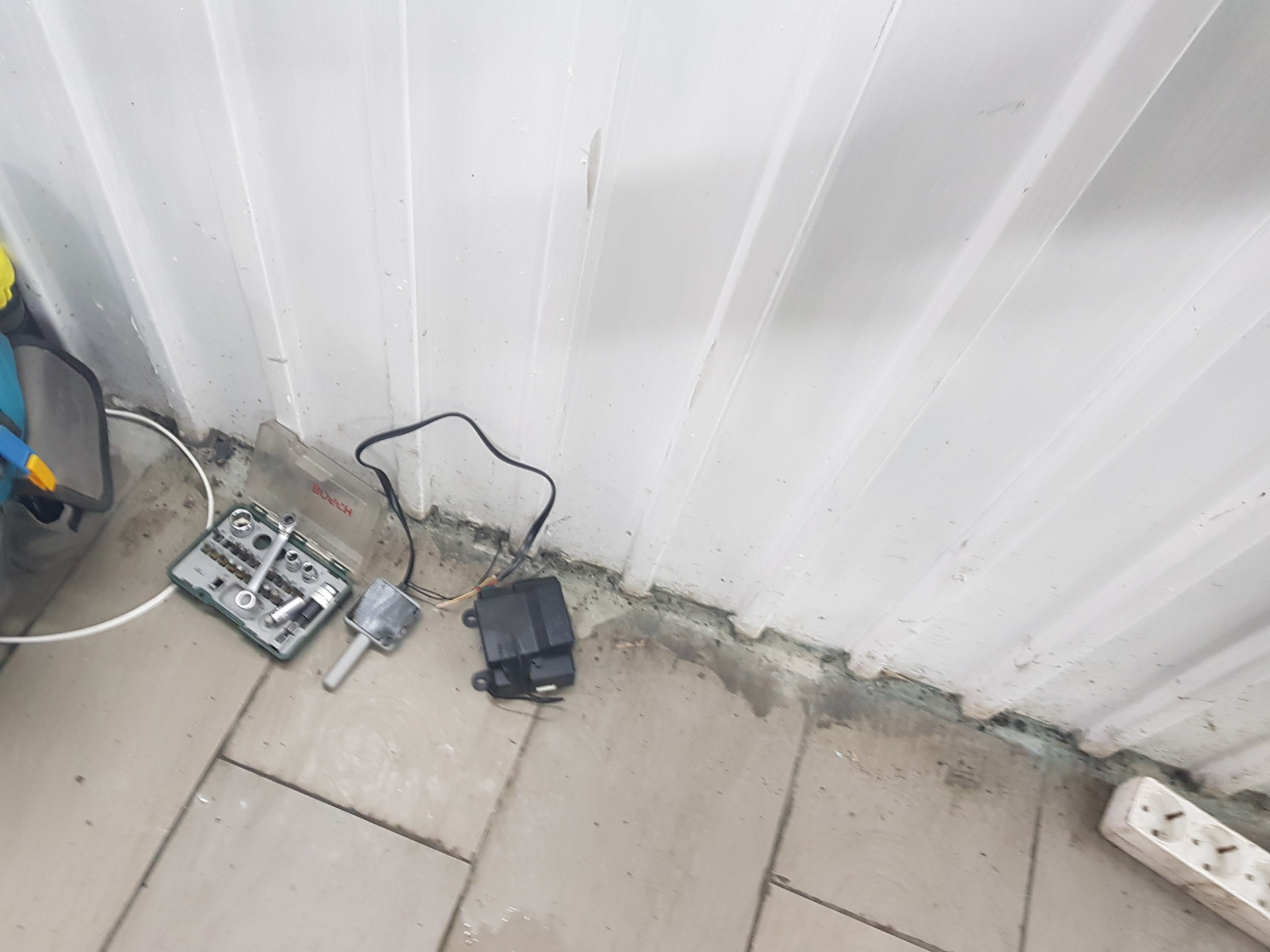 Демонтаж не штатной сигнализации — Audi A4 (B7), 2 л, 2007 года ...