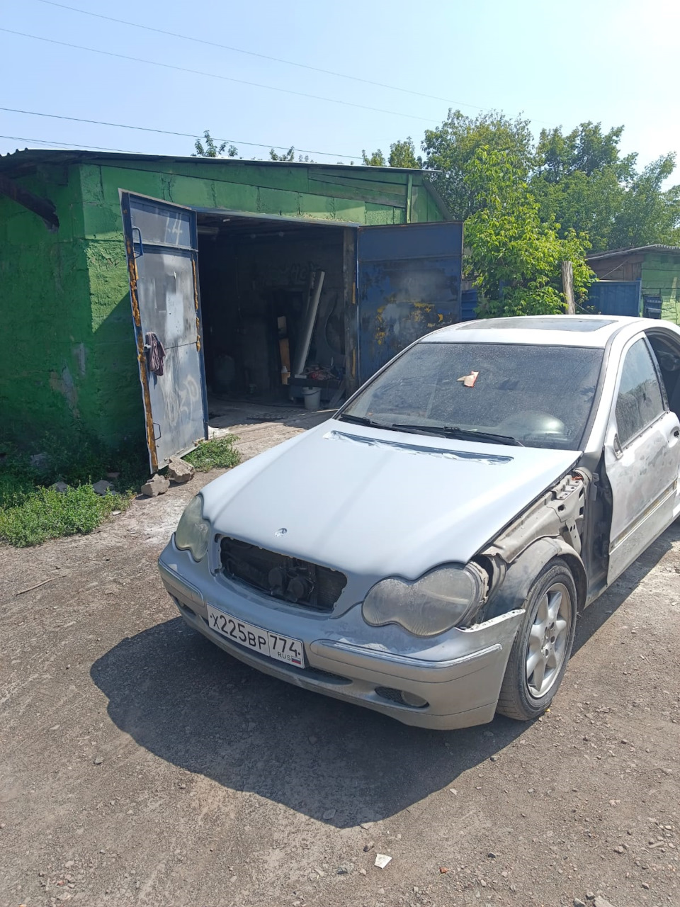 синий матовый хром audi a5. покраска авто. покрашенная машина фото. автомаляр красит машину. покрашенная машина фото.