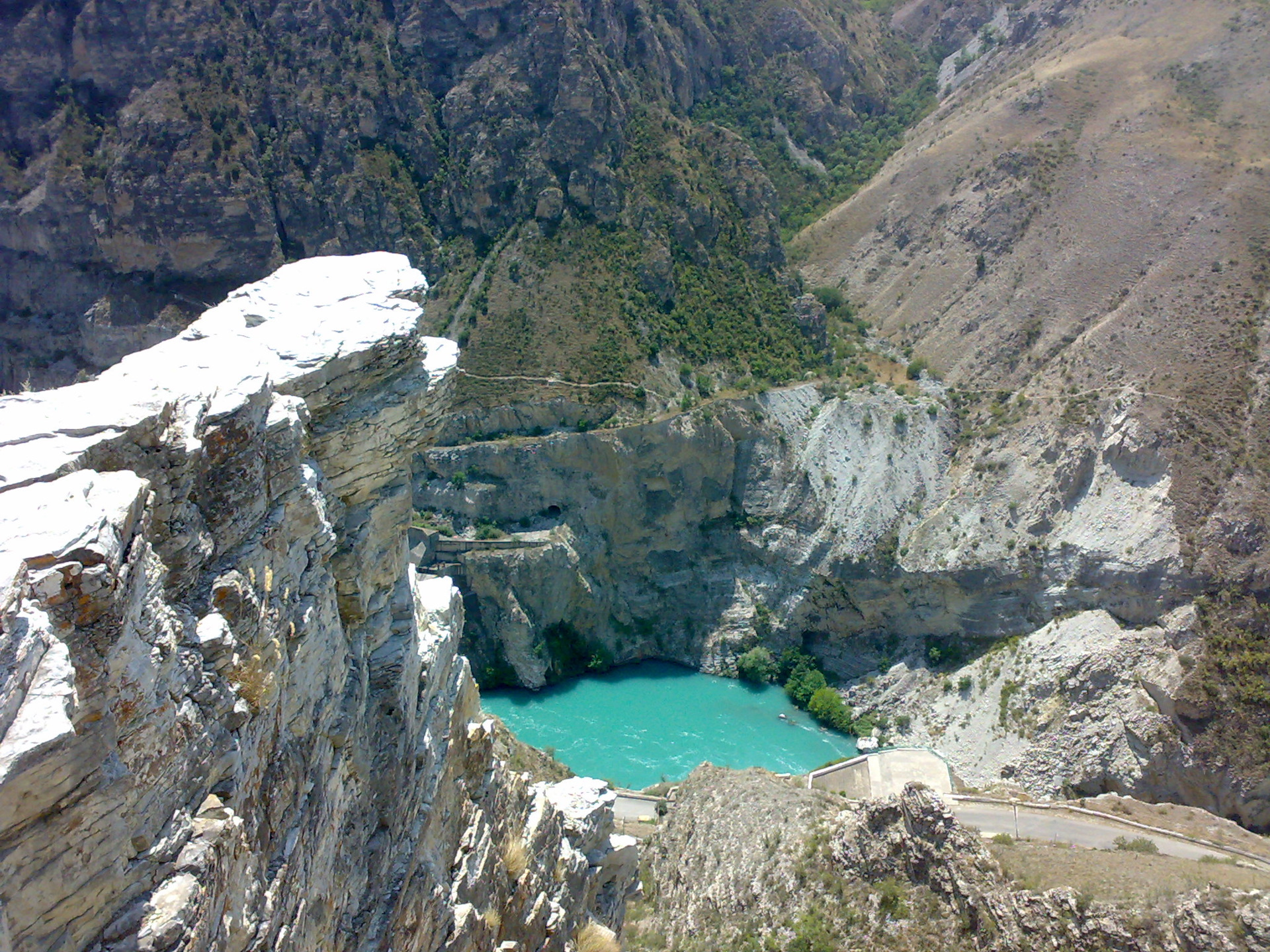 https://a.d-cd.net/Ahq_IEyiOrPzyvBEIEBLsM5P5is-1920.jpg