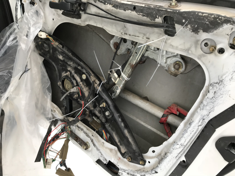 Стеклоподъемник — Toyota Crown (S140), 2,5 л, 1992 года | поломка | DRIVE2