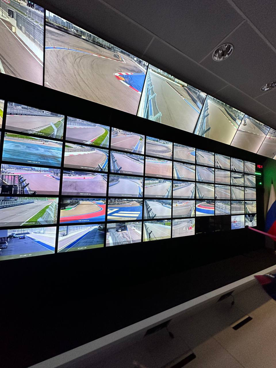 Цифры десятками. Женщина в возрасте. Стрижки после 50 лет для женщин. Наталья натальина. Хелен миррен стрижка.