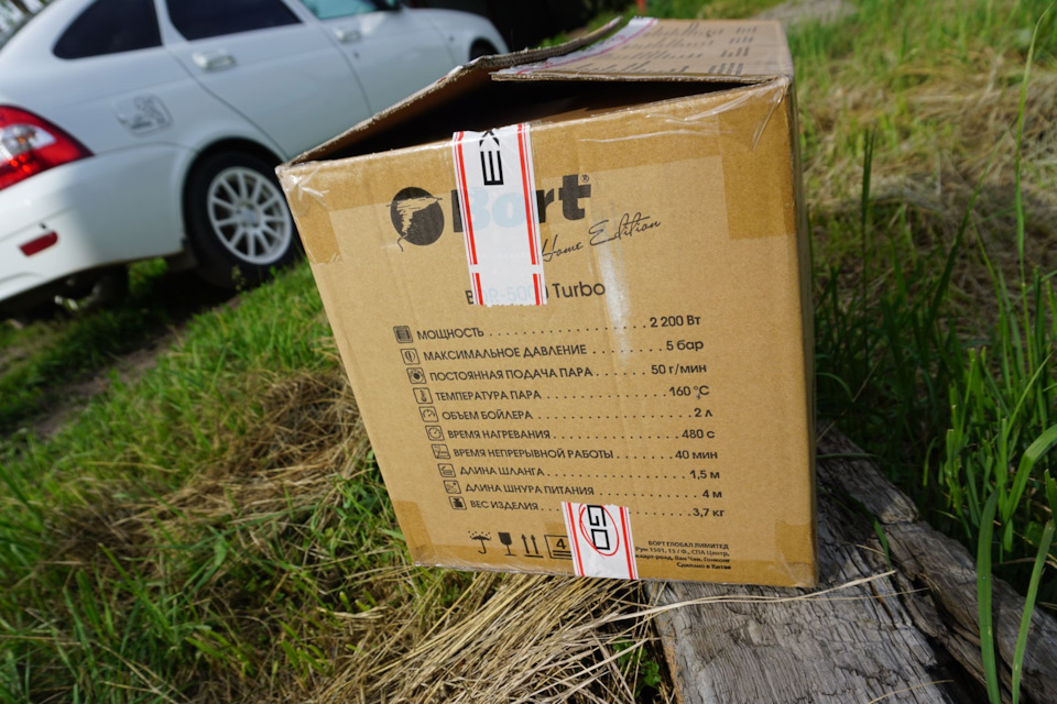 Коробку достал для демонстрации! — Lada Приора хэтчбек