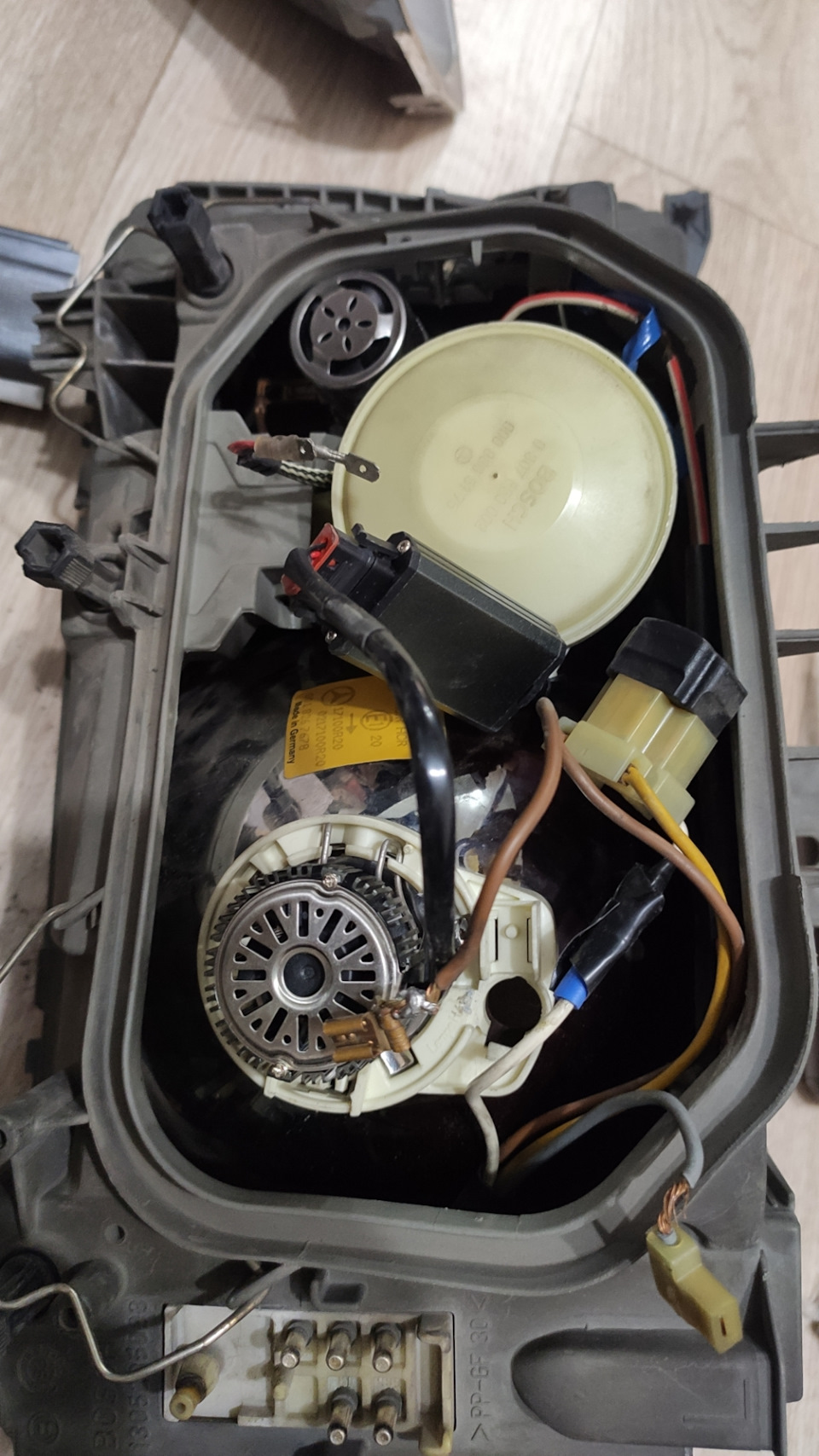 Фото в бортжурнале Mercedes-Benz E-Class (W124)