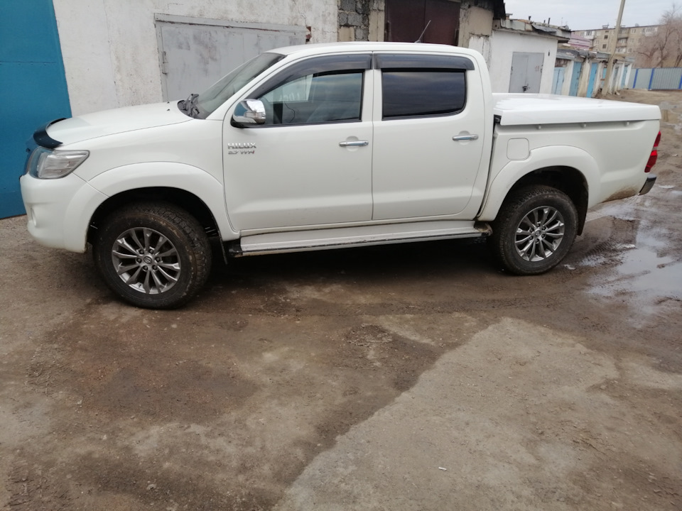 Комплект переделки ноуската Хайлюкс 7. Габариты Hilux 7 лампочки. Hilux Размеры. 265/65/18 Фото на машине.