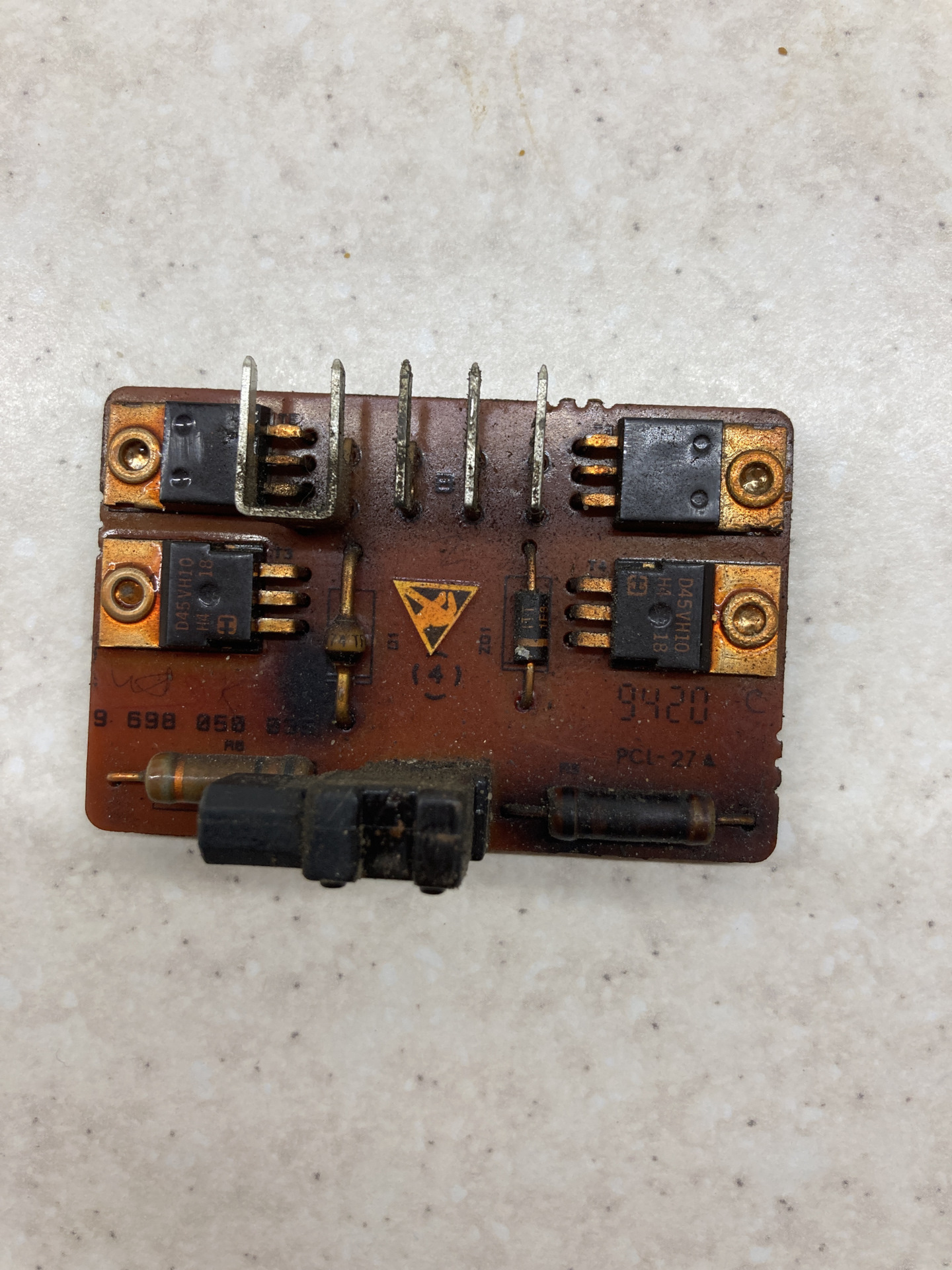 Вопрос по электрике. Автоантенна — Mercedes-Benz E-class (W124), 2,8 л ...