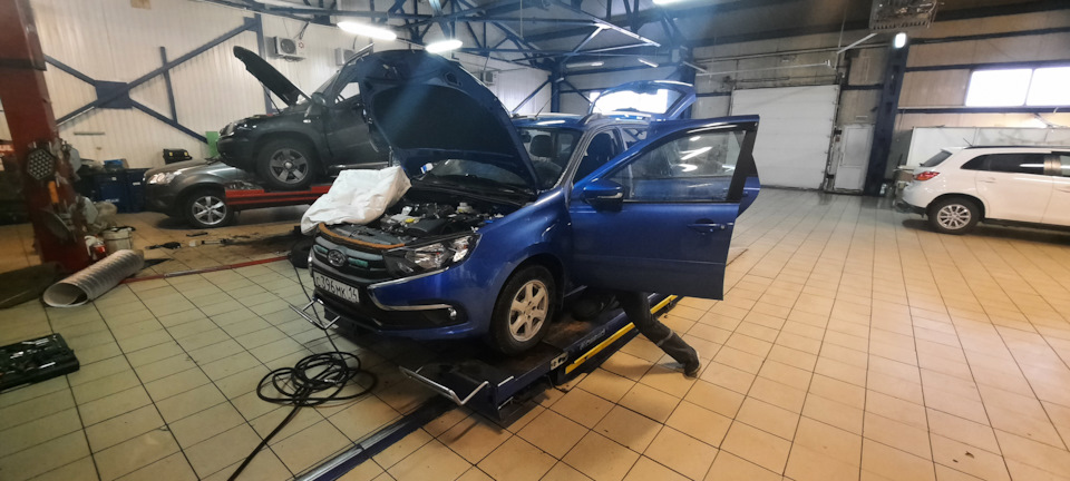 Мастер приступил к работе — Lada Гранта Универсал