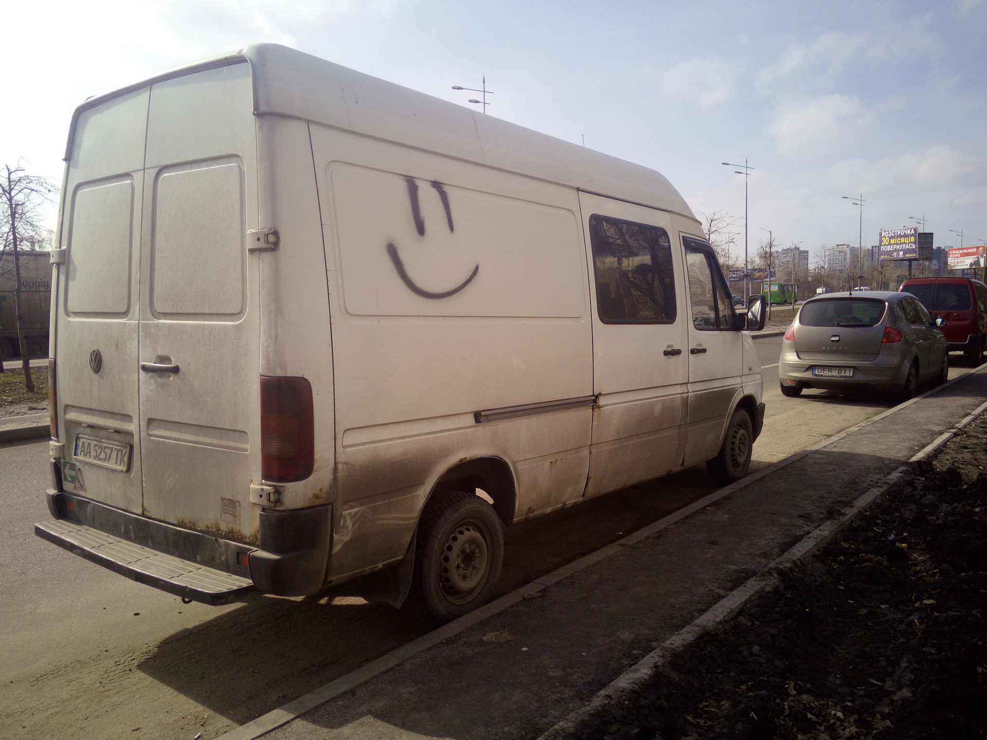 Порисовали машину! — Volkswagen LT (2G), 2,5 л, 2000 года | наблюдение |  DRIVE2