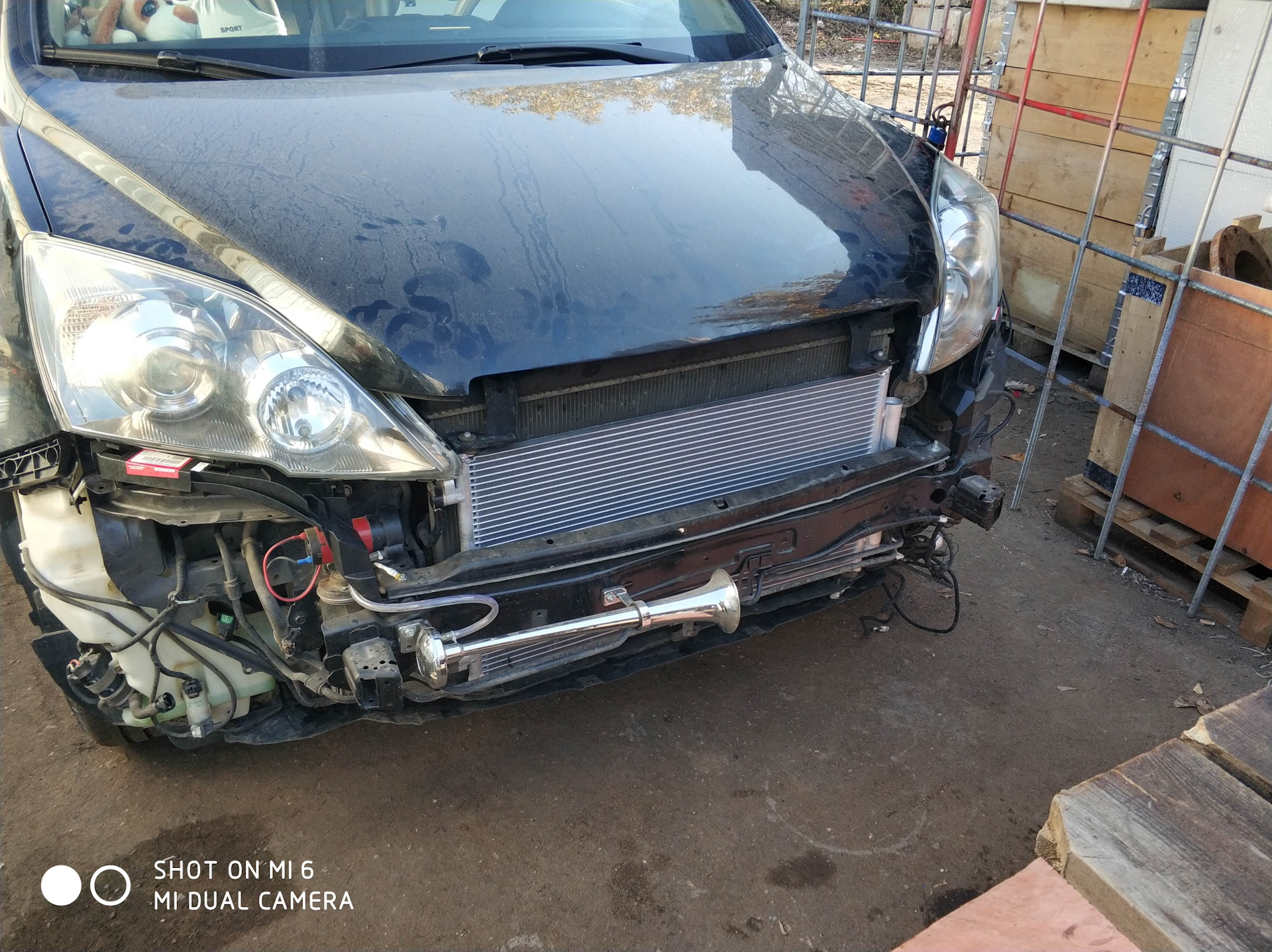 Как снять бампер хонда срв 3 передний Поправляем бампер Mugen Honda CRV и добавляем сетку защиты радиатора. - Honda CR