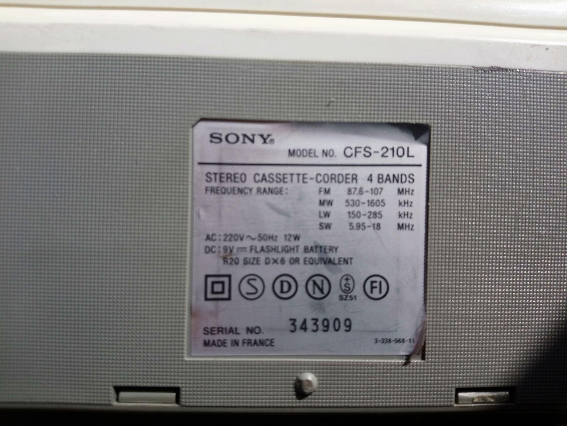 Сколько ватт выдает магнитола. Sony CFS-w303l. Магнитофон сони CFS w455. Sony CFS-210. Sony CFS-w455l.