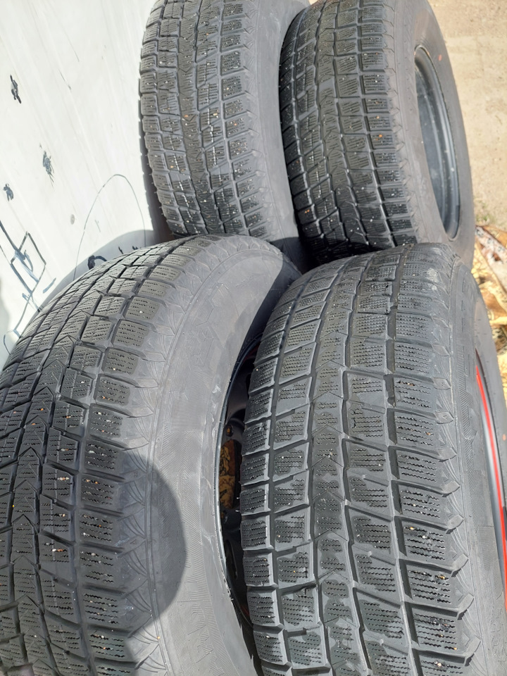 Шины зимние нешипованные Nexen 265/70 R16, штампованные диски ОRW 8Jx16 ...