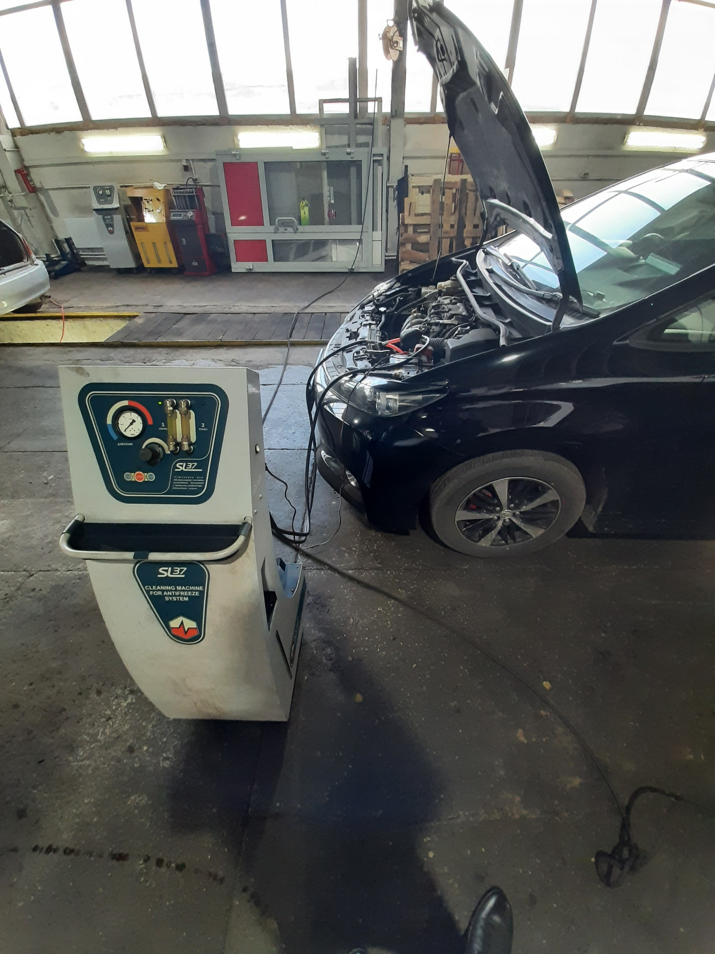 Замена антифриза, чистка дроссельной, ДМРВ, замена свечей и замеры 0 ...