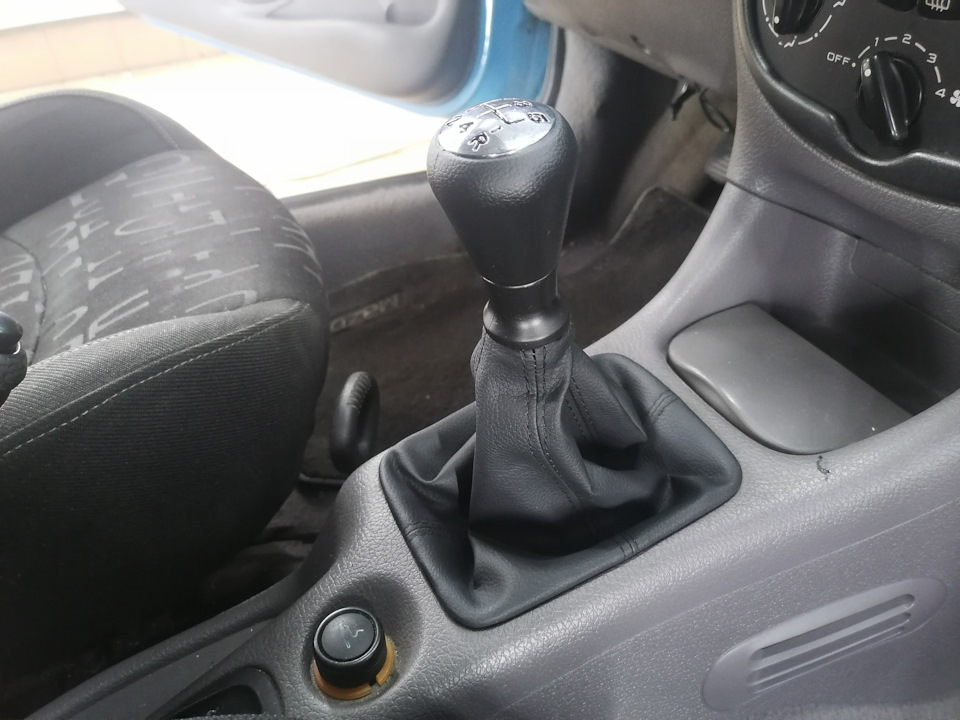 4. Ручка КПП — Peugeot 206, 1,1 л, 2001 года | запчасти | DRIVE2