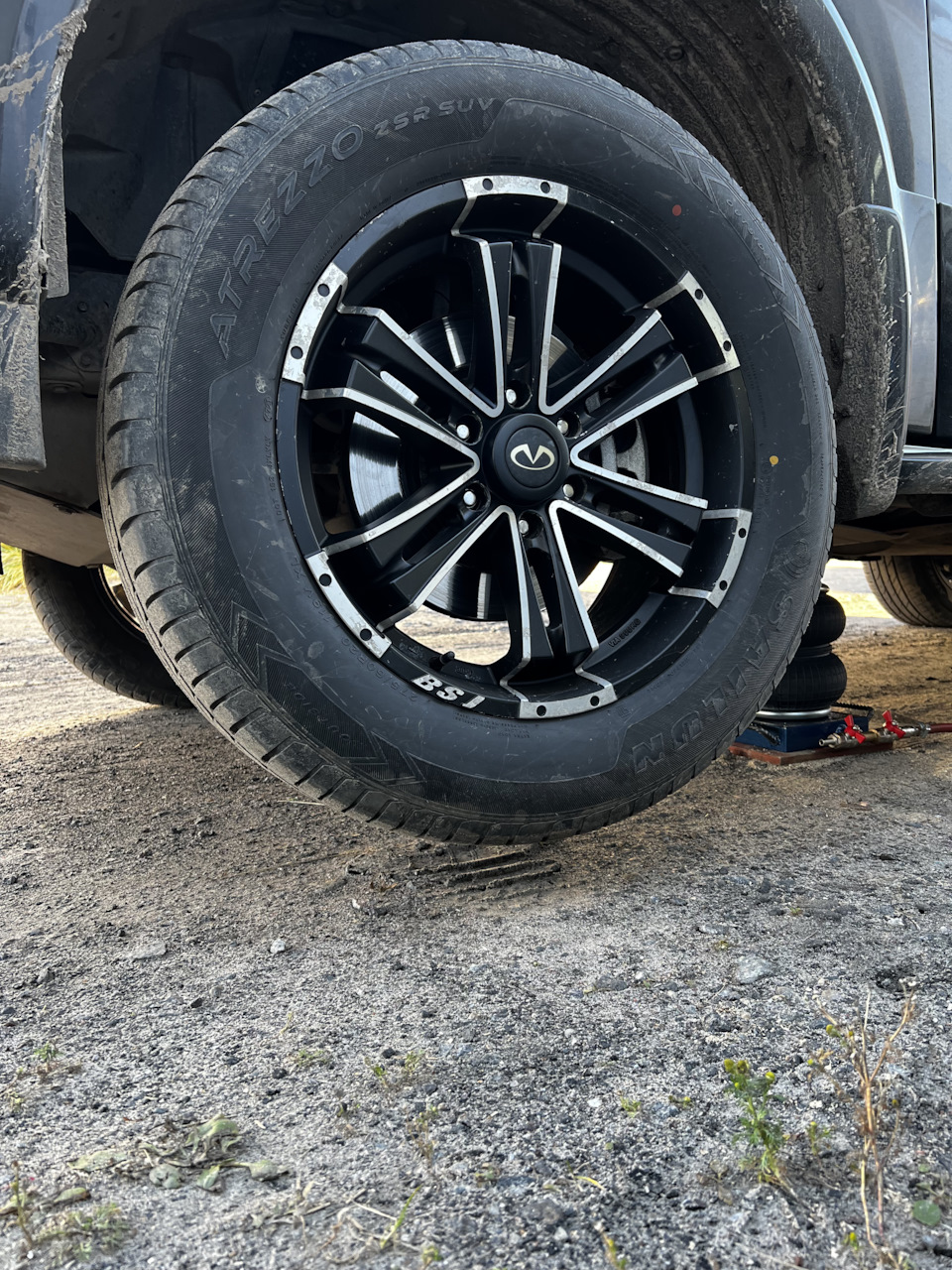 Самодельный Пневмодомкрат для Финика) — Infiniti QX56 (1G), 5,6 л, 2009 ...