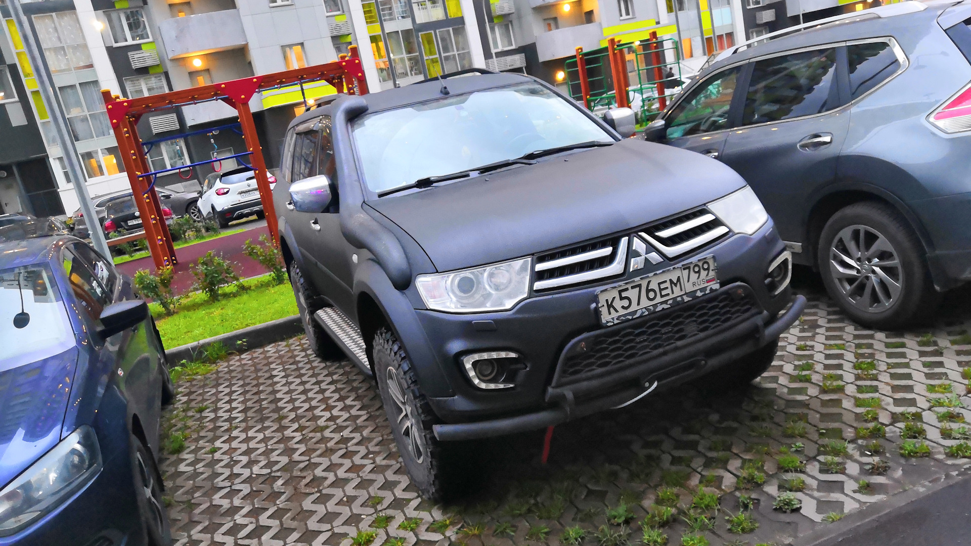 Продажа Mitsubishi Pajero Sport (2G) 2013 (дизель, АКПП) — с историей  обслуживания — DRIVE2.RU