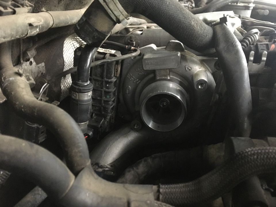 Демпфер пульсации — Volkswagen Touareg (1G), 3 л, 2009 года | плановое ...