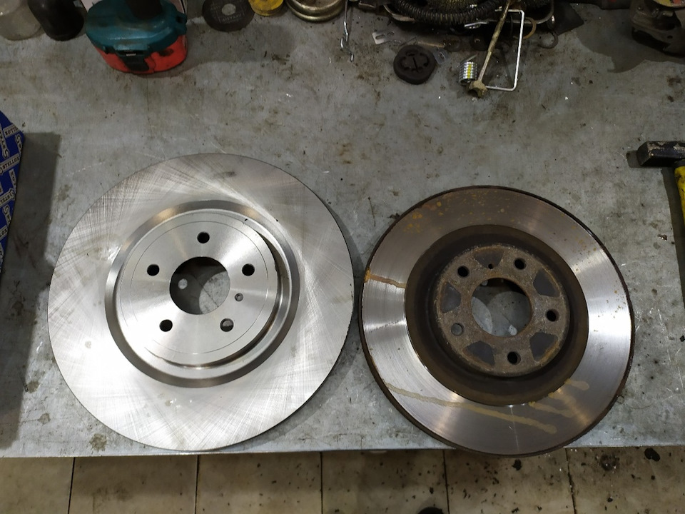 Тормози меня полностью =) 355/350 тормоза от каена на Elgrand — Nissan ...