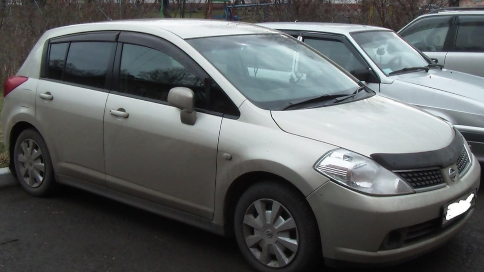 Nissan Tiida правый руль