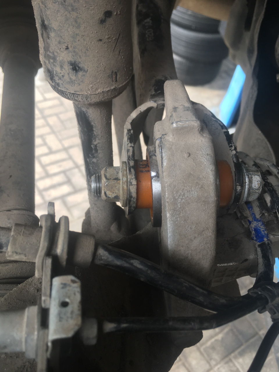 Люфт в заднем кулаке. — Jeep Cherokee (KL), 2,4 л, 2017 года | визит на ...