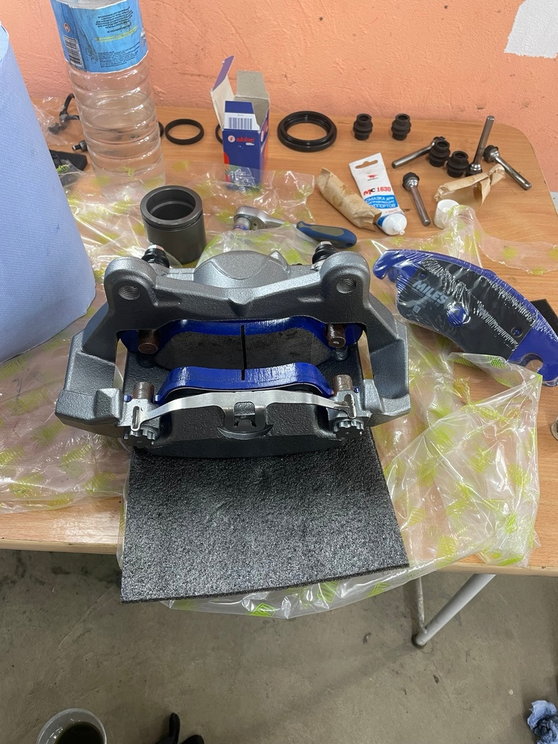 Начал с передних — Volkswagen Passat Variant (B6)