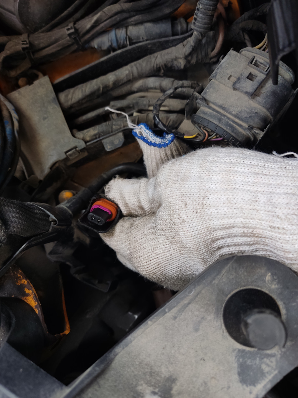 изнасилованная горе электриками фишка — Volkswagen Caddy (3G)