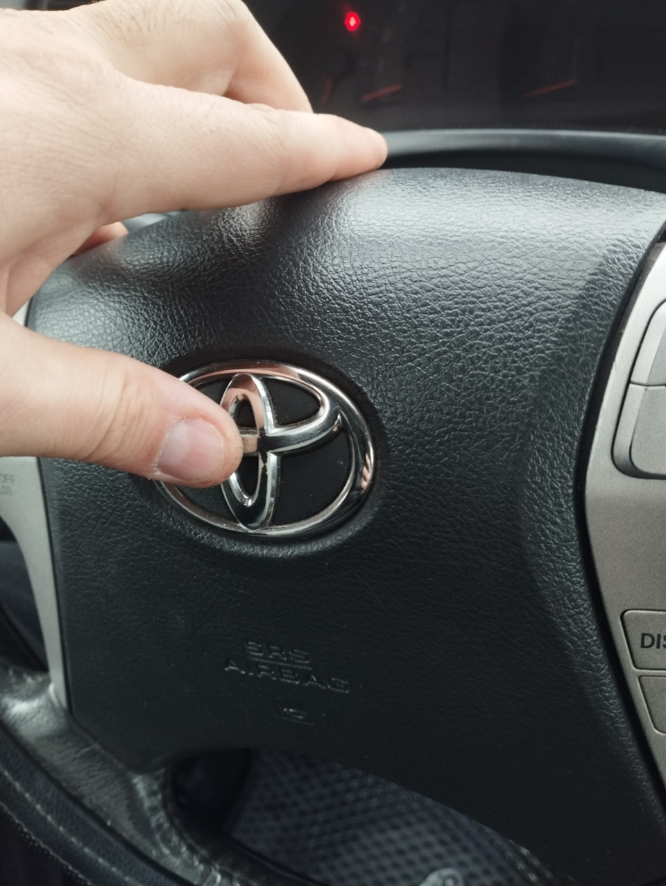 У всех подушка так проминается? — Toyota Camry (XV40), 2,4 л, 2008 года ...