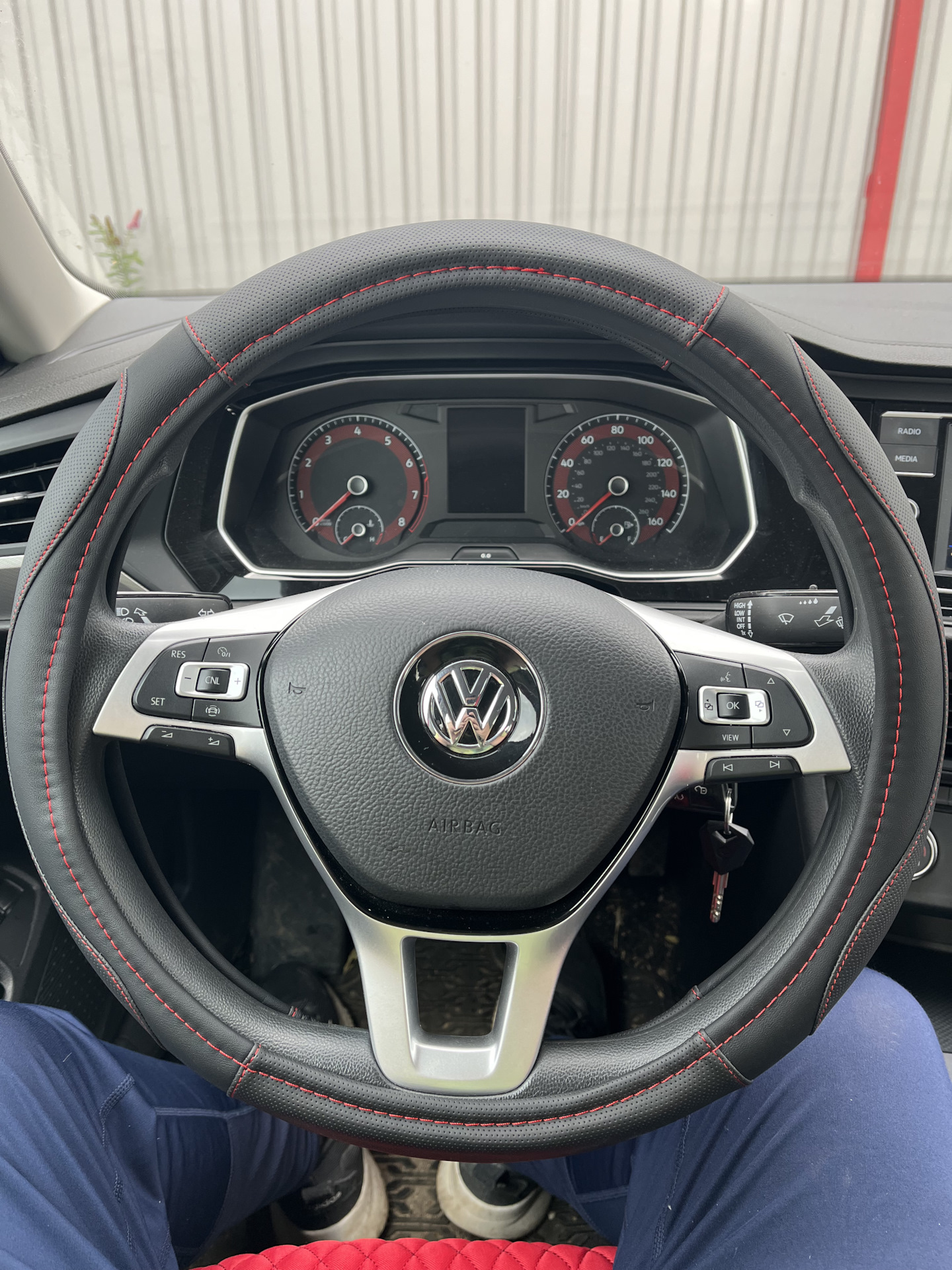 Чехол на руль) — Volkswagen Jetta VII, 1,4 л, 2018 года | тюнинг | DRIVE2