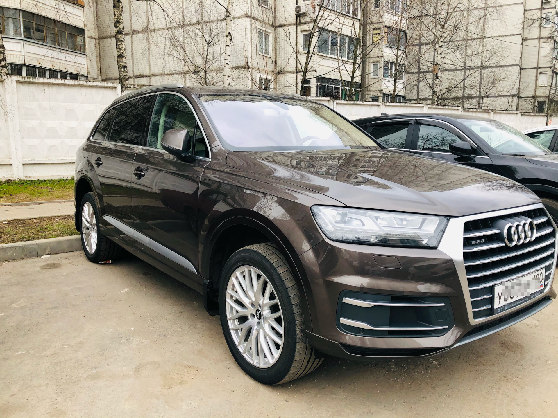 Ох уж эти столичные бордюры — Audi Q7 (2G), 3 л, 2015 года | просто так |  DRIVE2